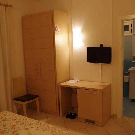 Lux Ξενοδοχείο 3*
