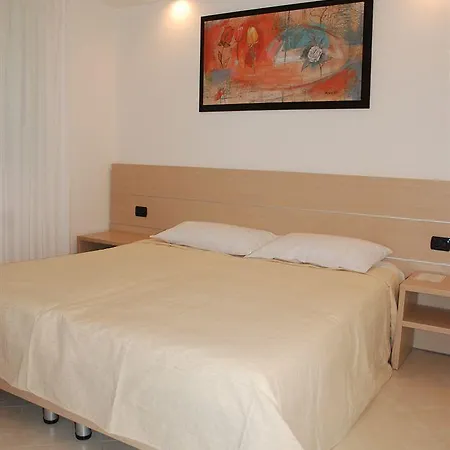 Ξενοδοχείο Lux 3*