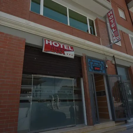 Lux Hotel 3*
